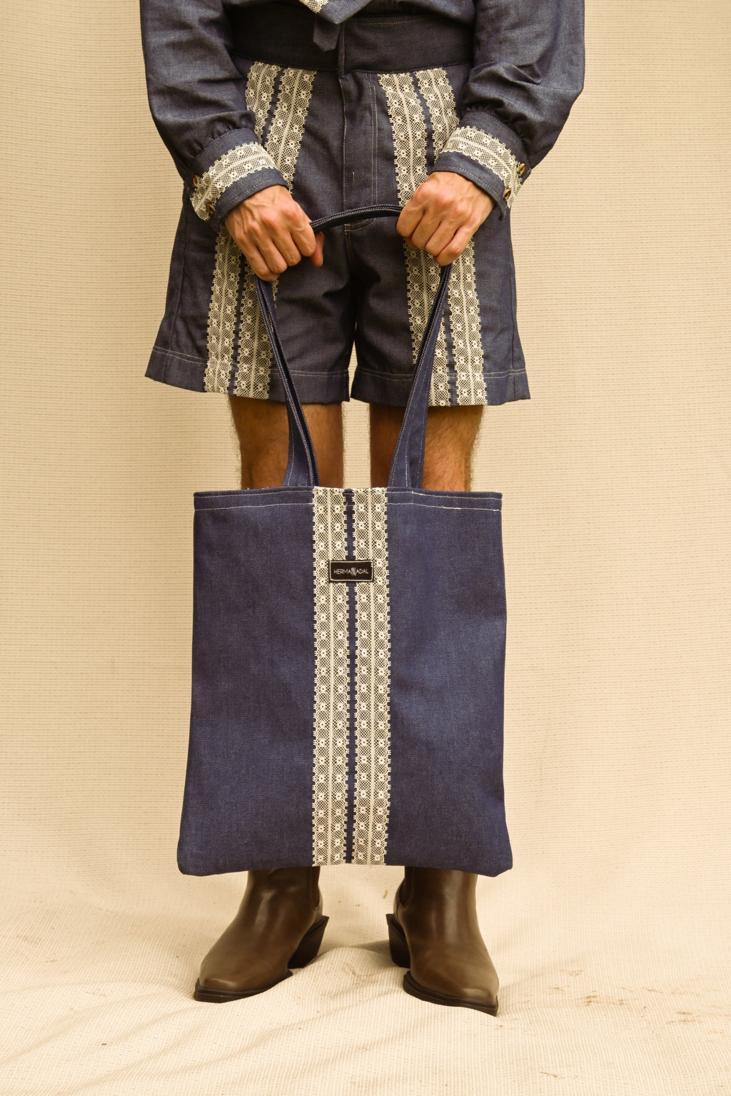 DENIM PUNTILLA TOTE-BAG