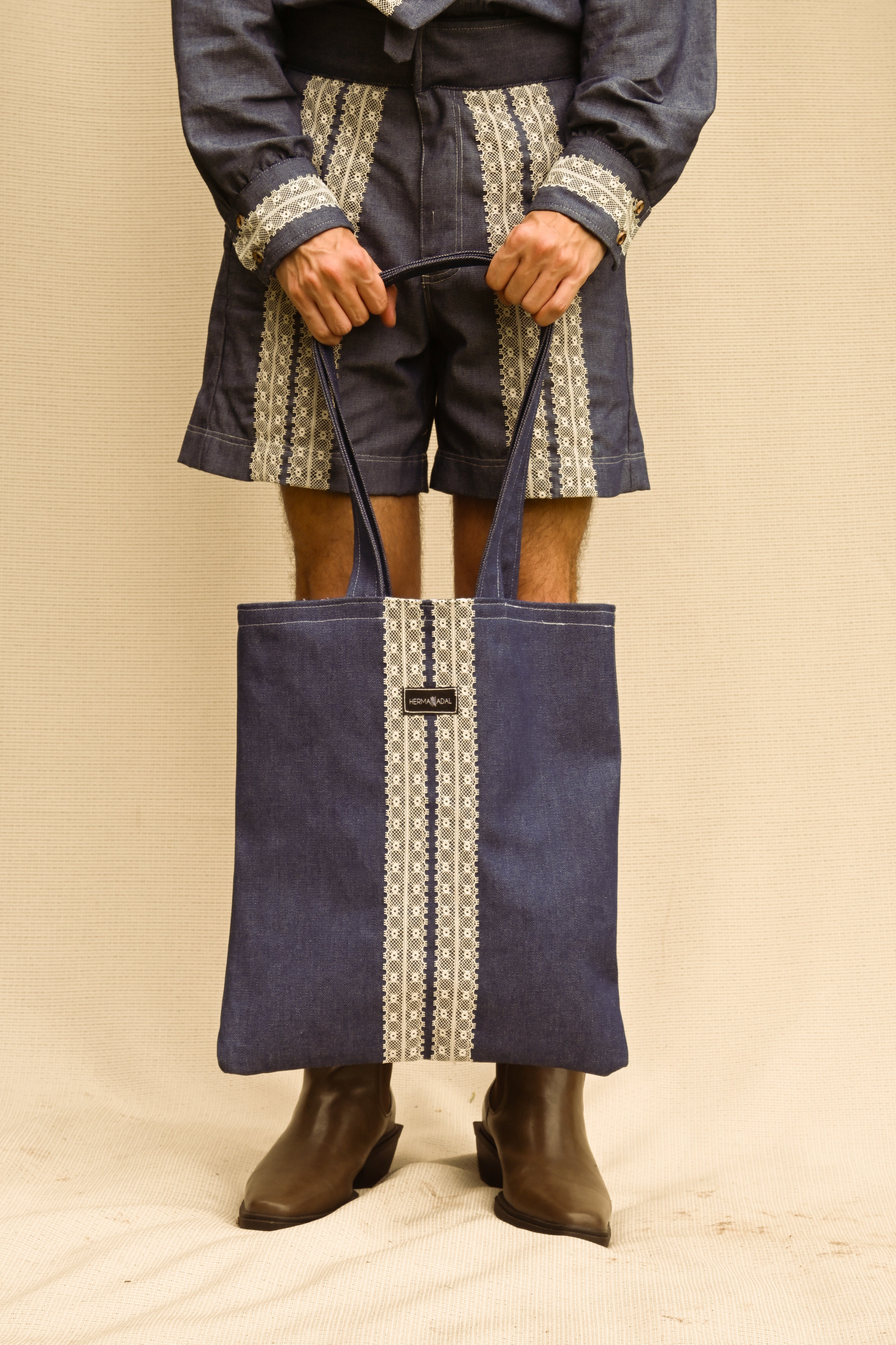 DENIM PUNTILLA TOTE-BAG