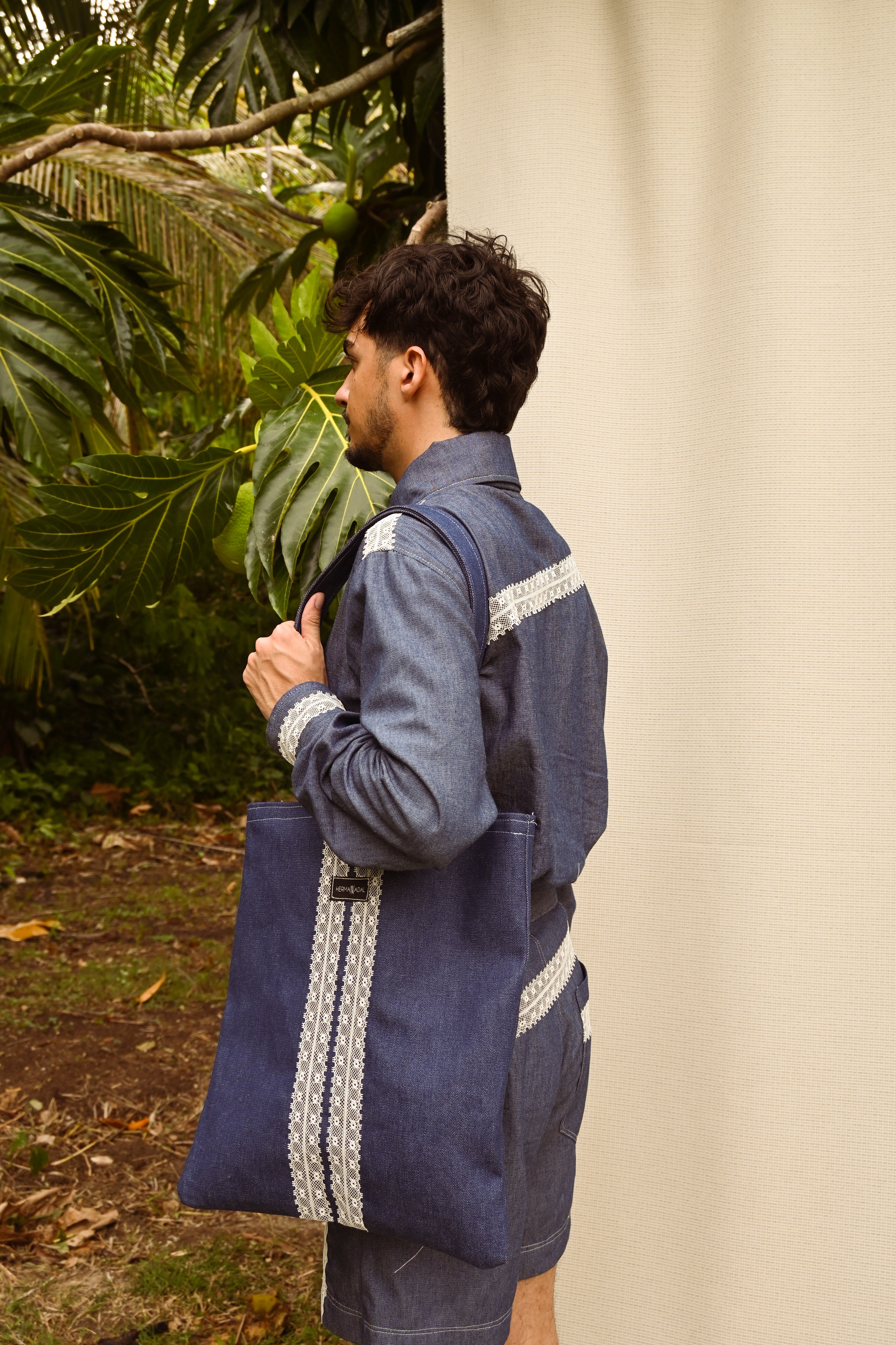 DENIM PUNTILLA TOTE-BAG