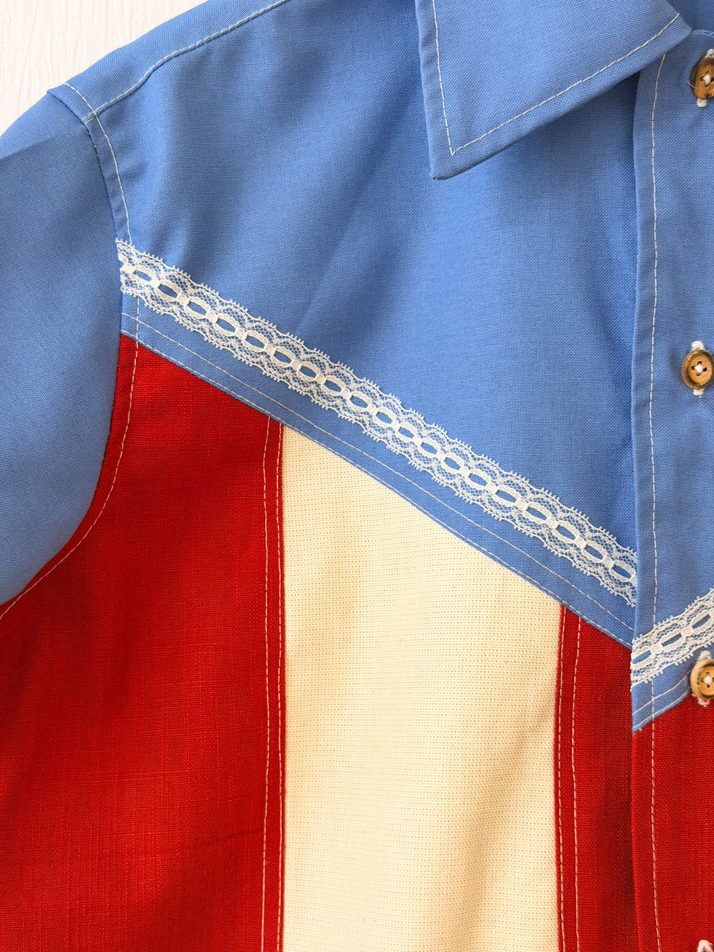 HN BANDERA CROP SHIRT