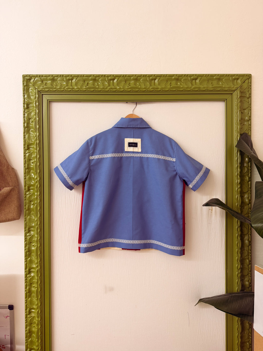 HN BANDERA CROP SHIRT