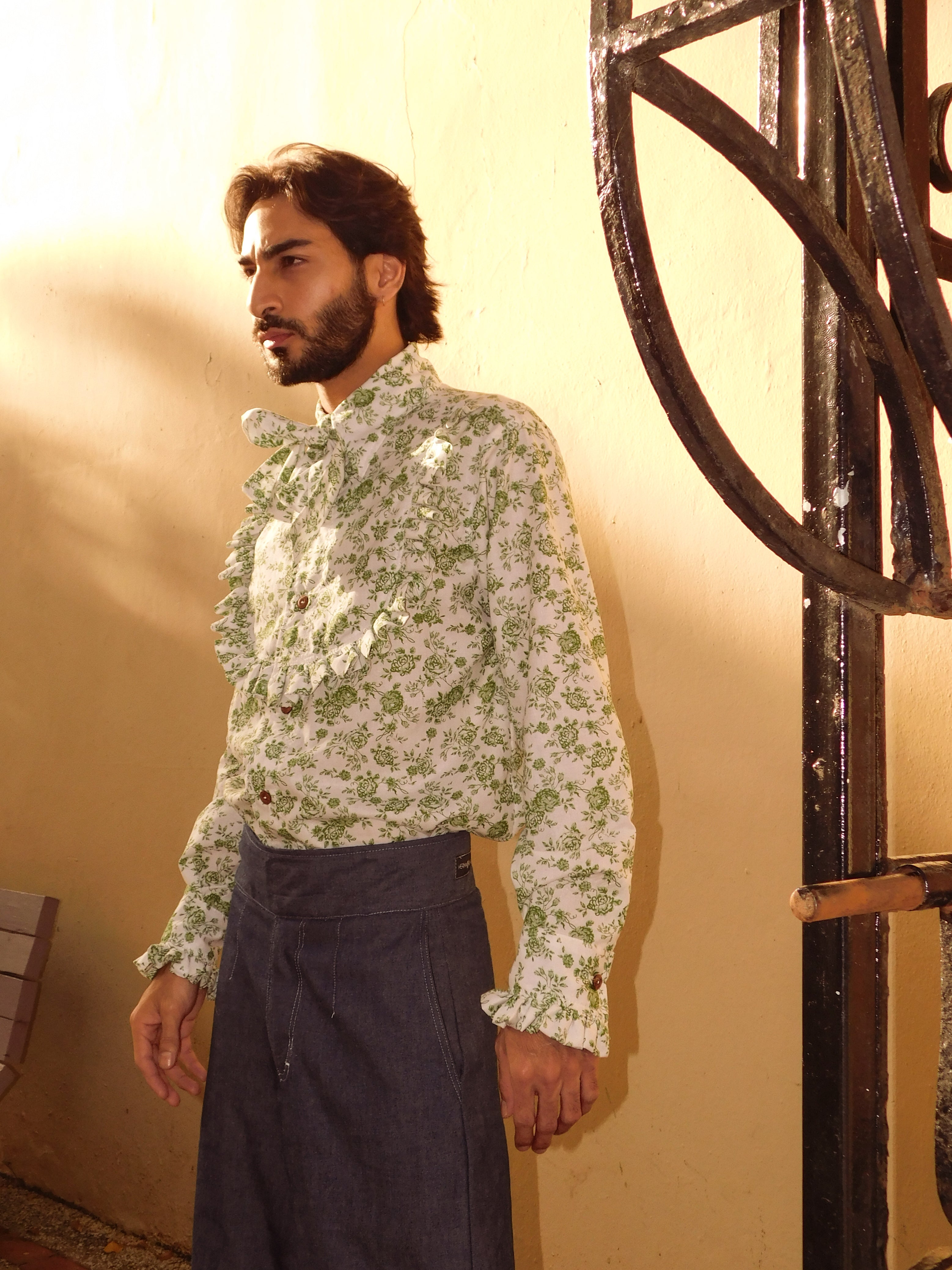 VALERIANO GREEN FLORALS - MEDIUM