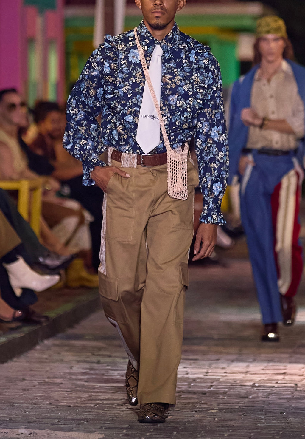 VALERIANO FLORAL BLUES - MEDIUM